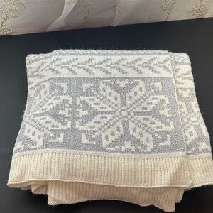 Silver and cream Christmas throw